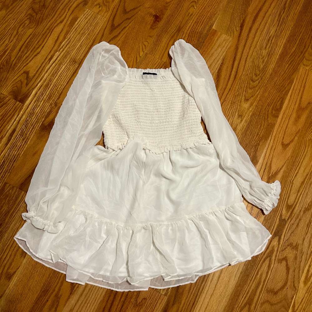 Beautiful white dress!